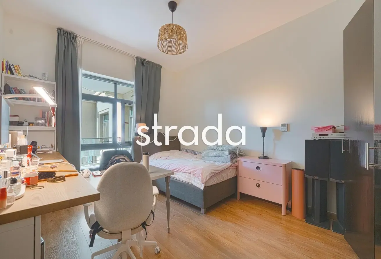 Corner Unit | Pool Views | Vacant On Transfer