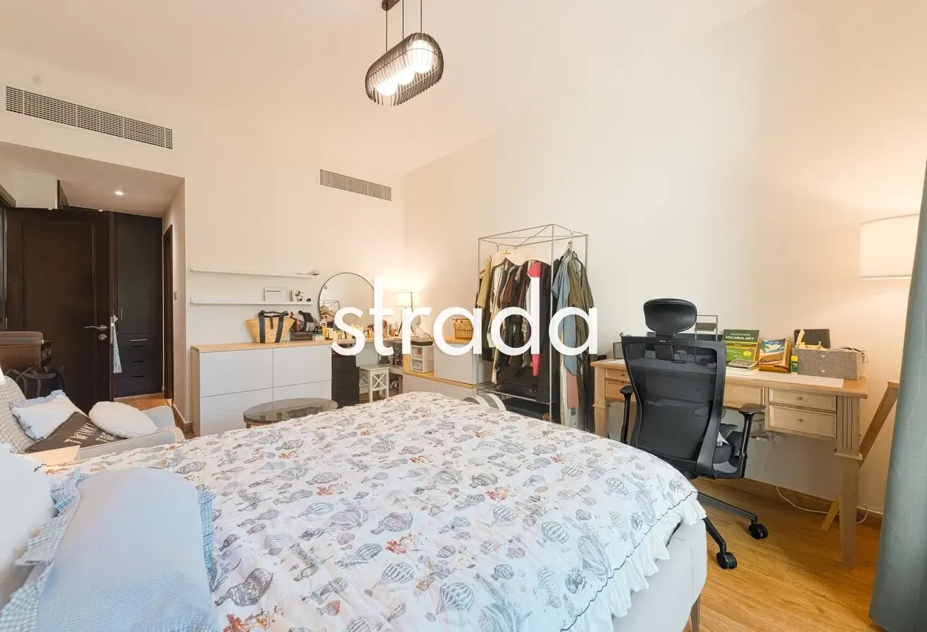 Corner Unit | Pool Views | Vacant On Transfer