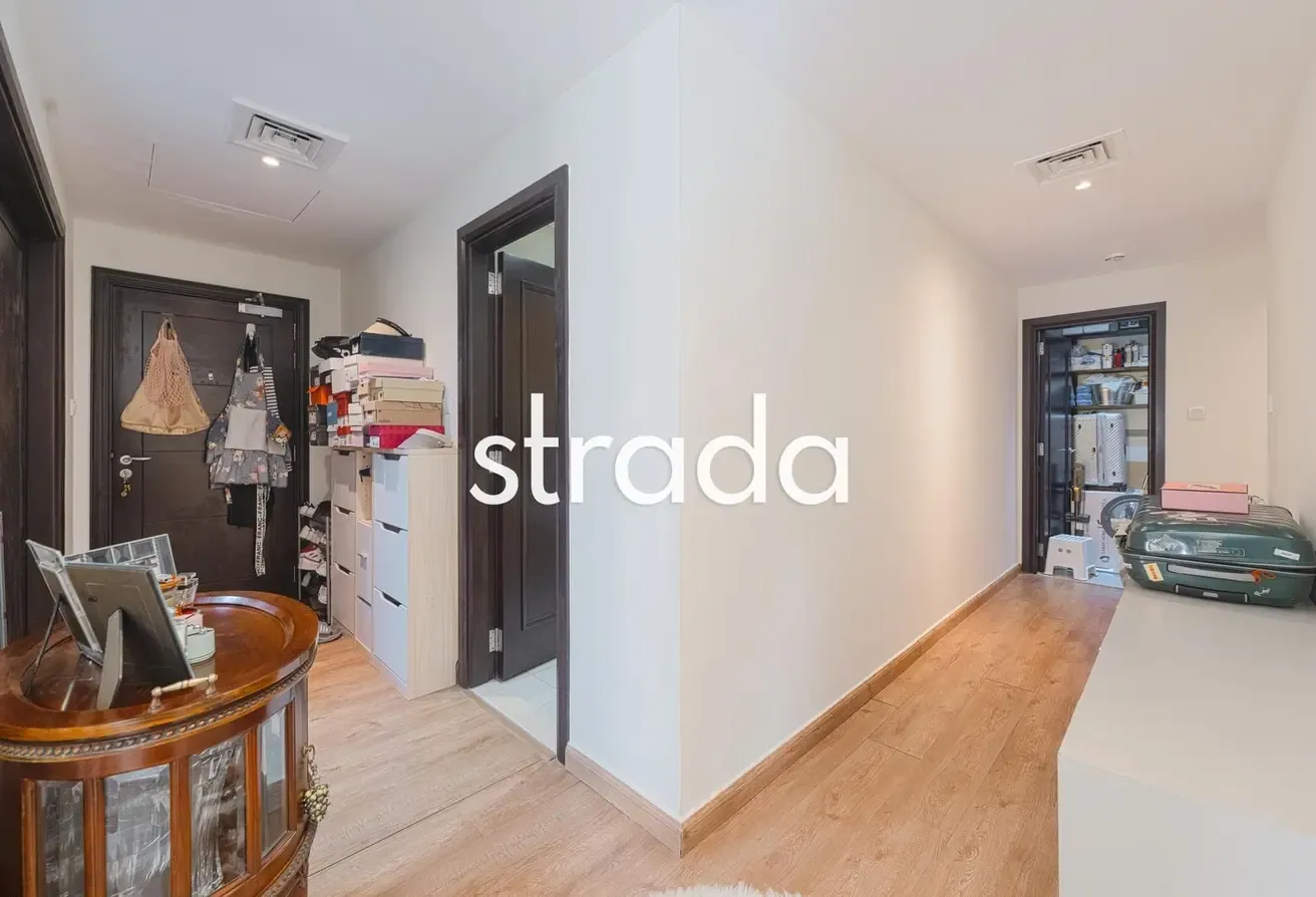 Corner Unit | Pool Views | Vacant On Transfer