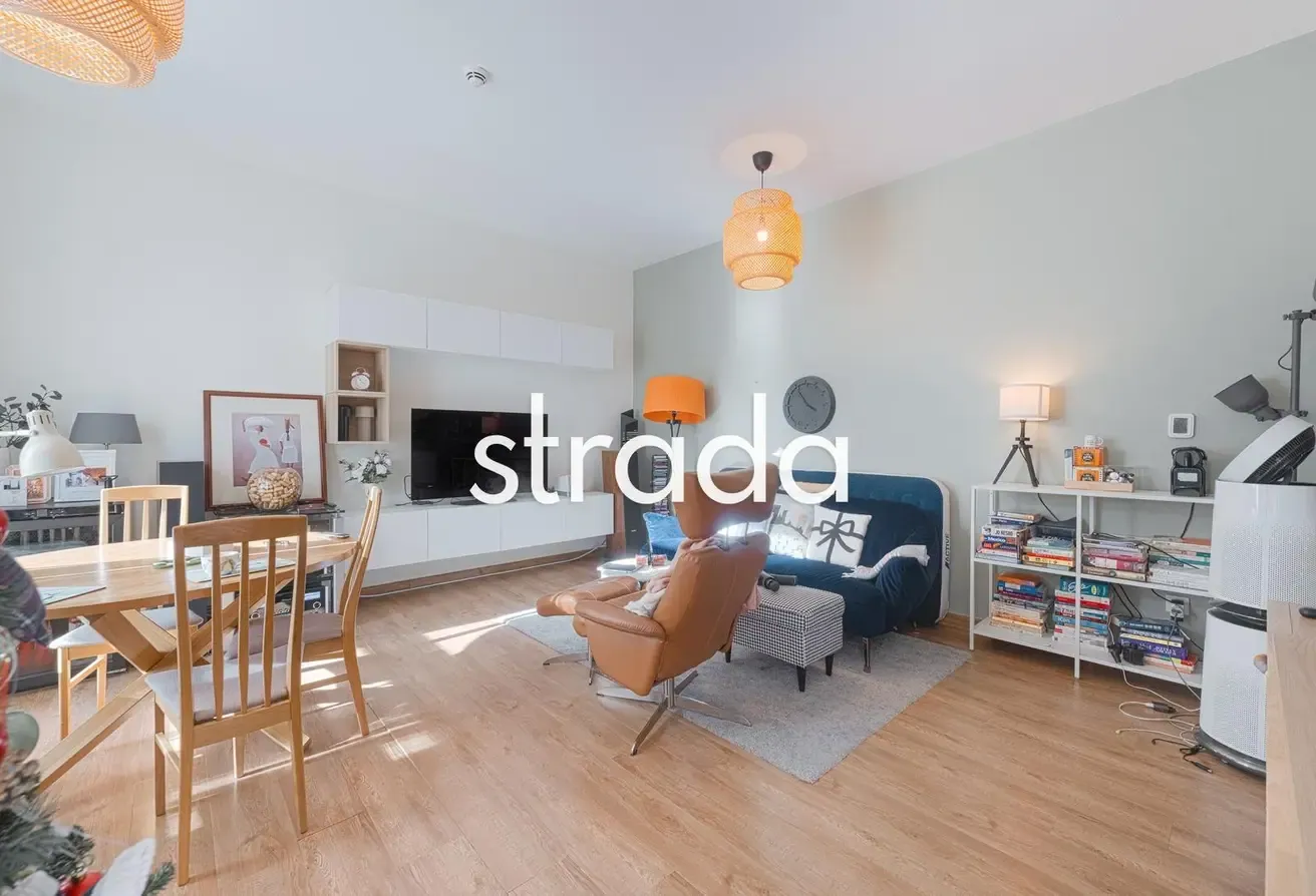 Corner Unit | Pool Views | Vacant On Transfer
