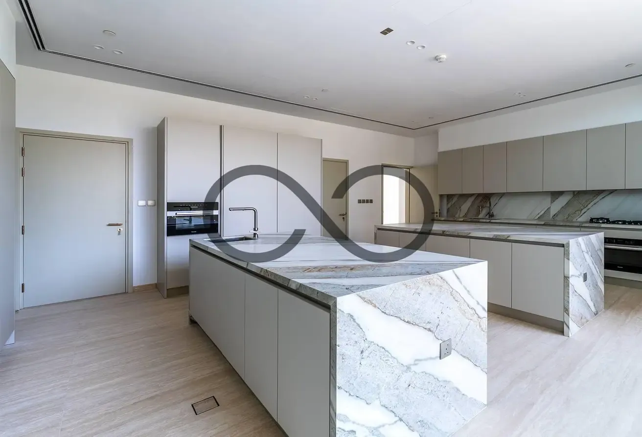 Luxury 4BR + Maid Penthouse | Full Sea & Palm View