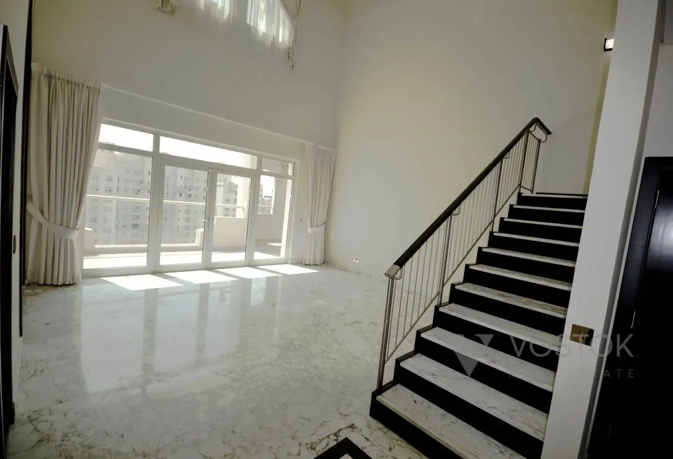 Beach view and access | Penthouse |
