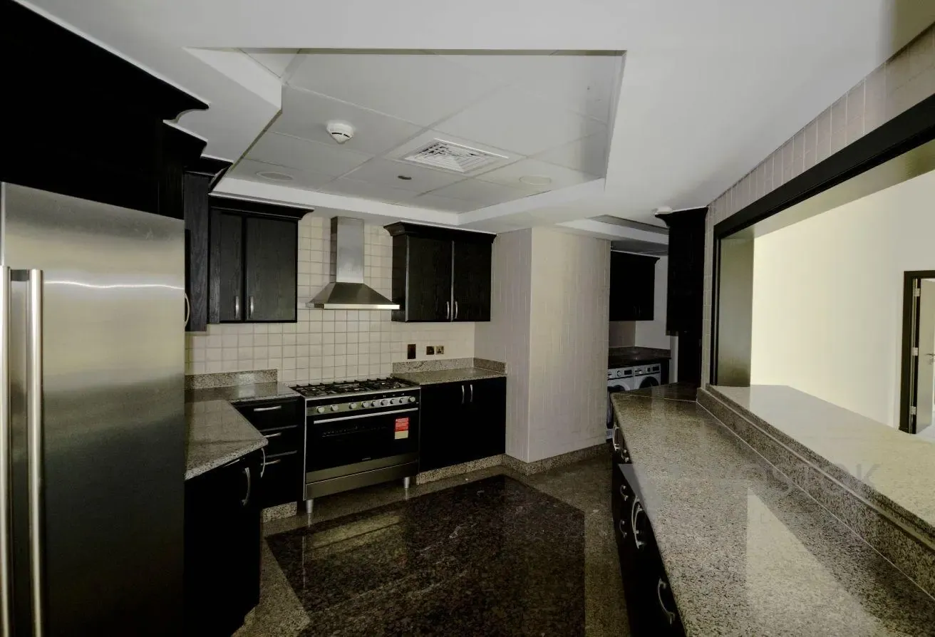 Beach view and access | Penthouse |