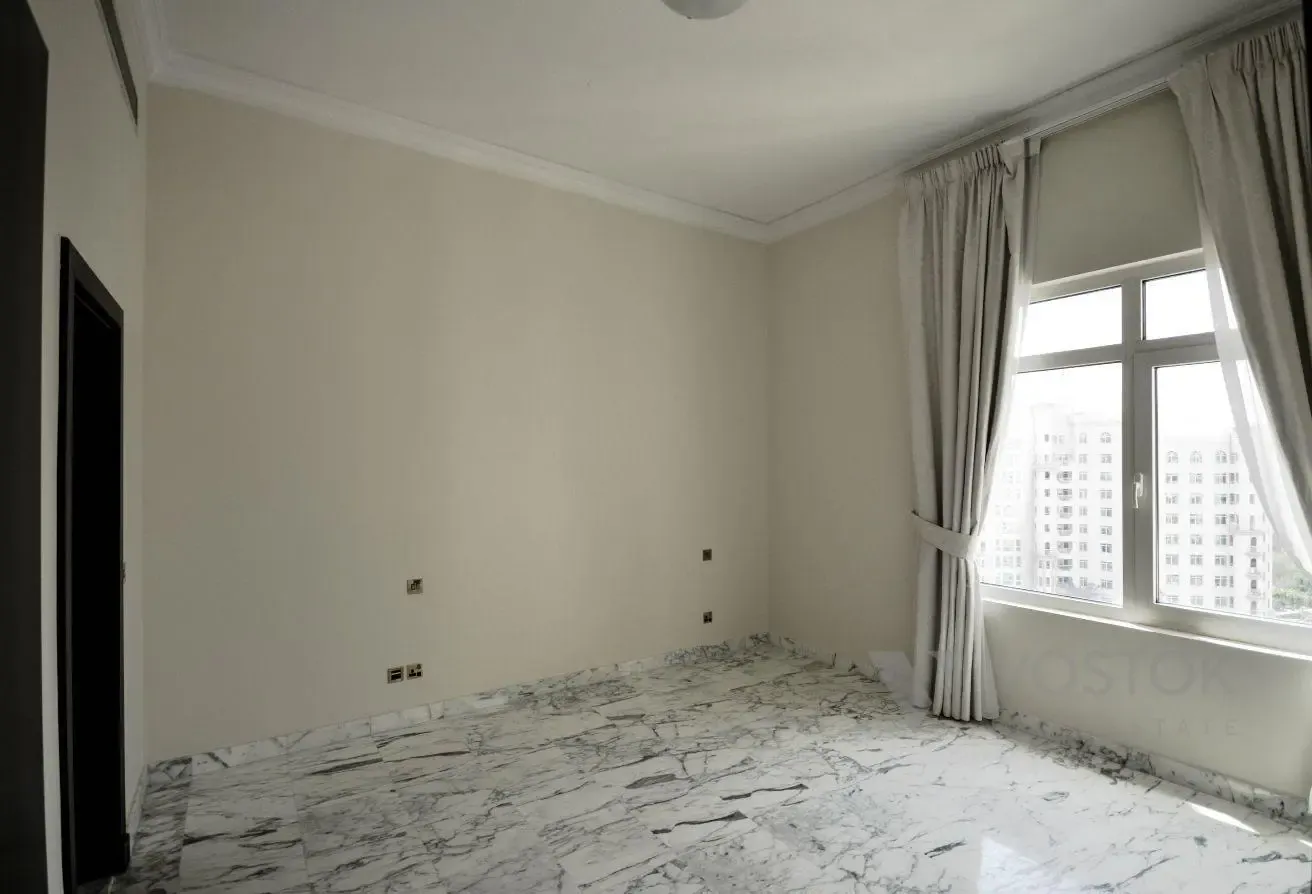 Beach view and access | Penthouse |