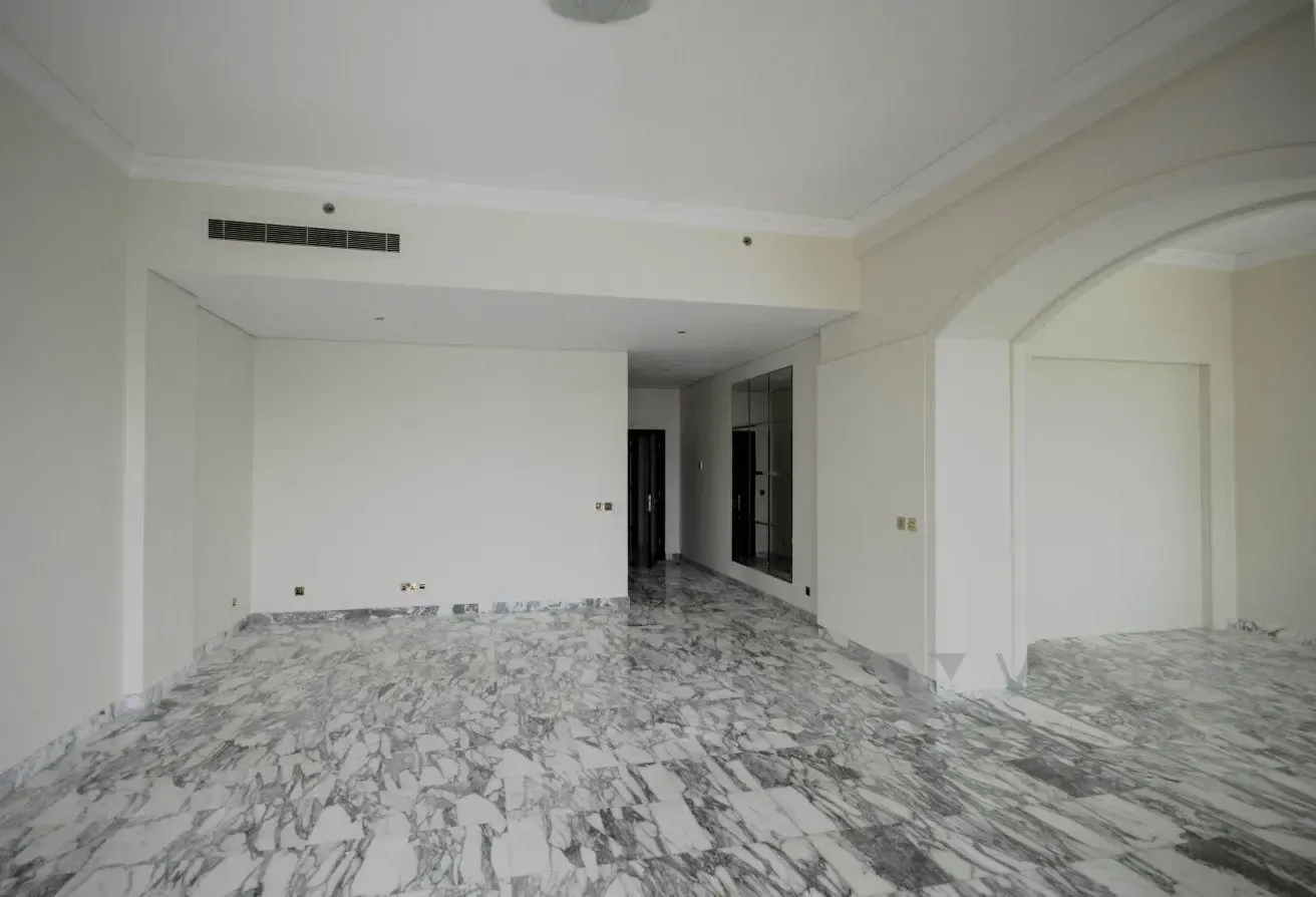 Beach view and access | Penthouse |