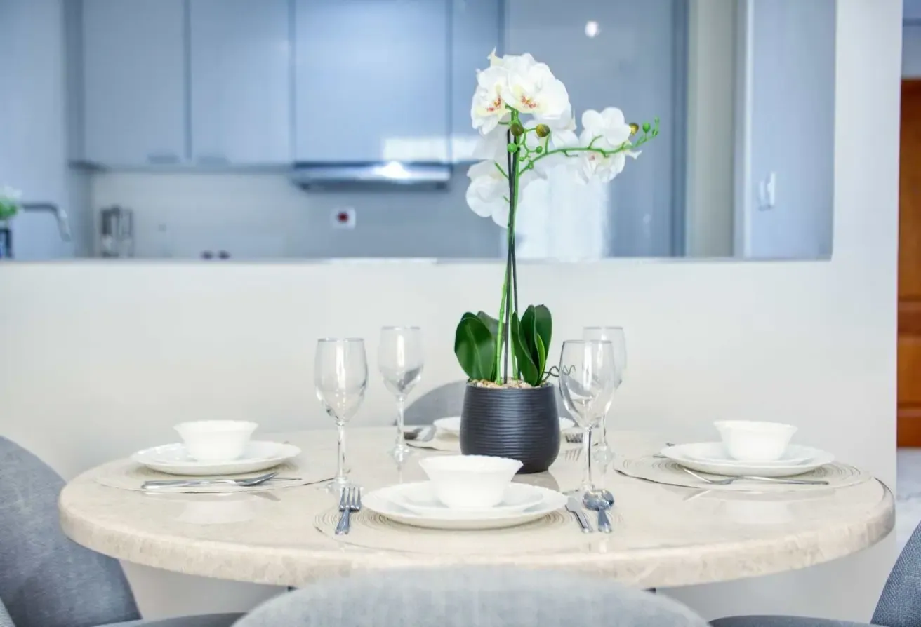 Luxury upgraded,fully furnished,sea view balconies