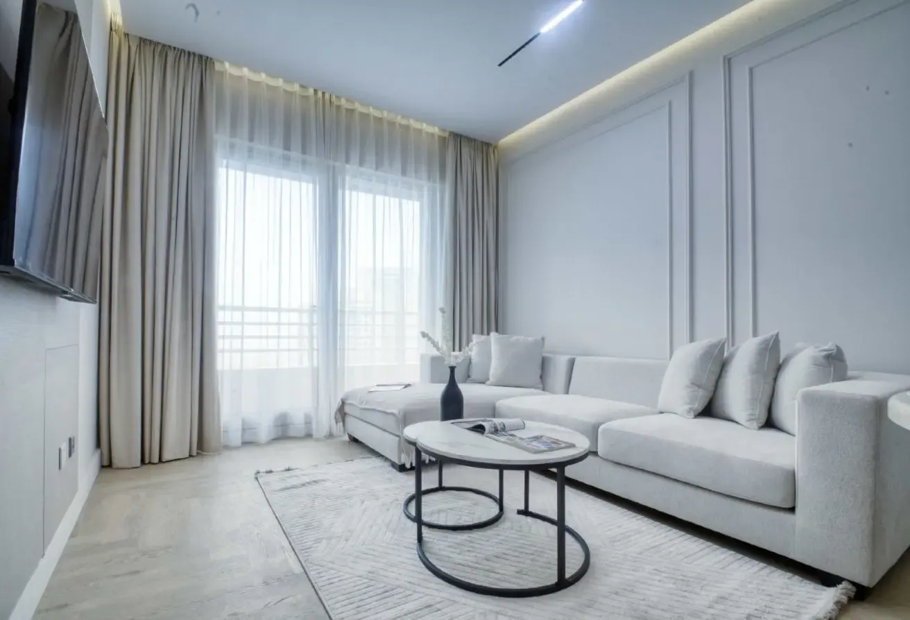 Luxury upgraded,fully furnished,sea view balconies