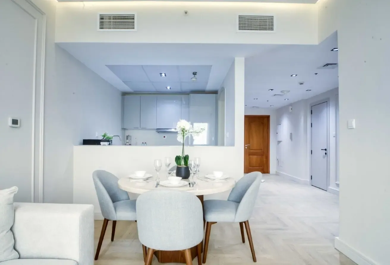 Luxury upgraded,fully furnished,sea view balconies