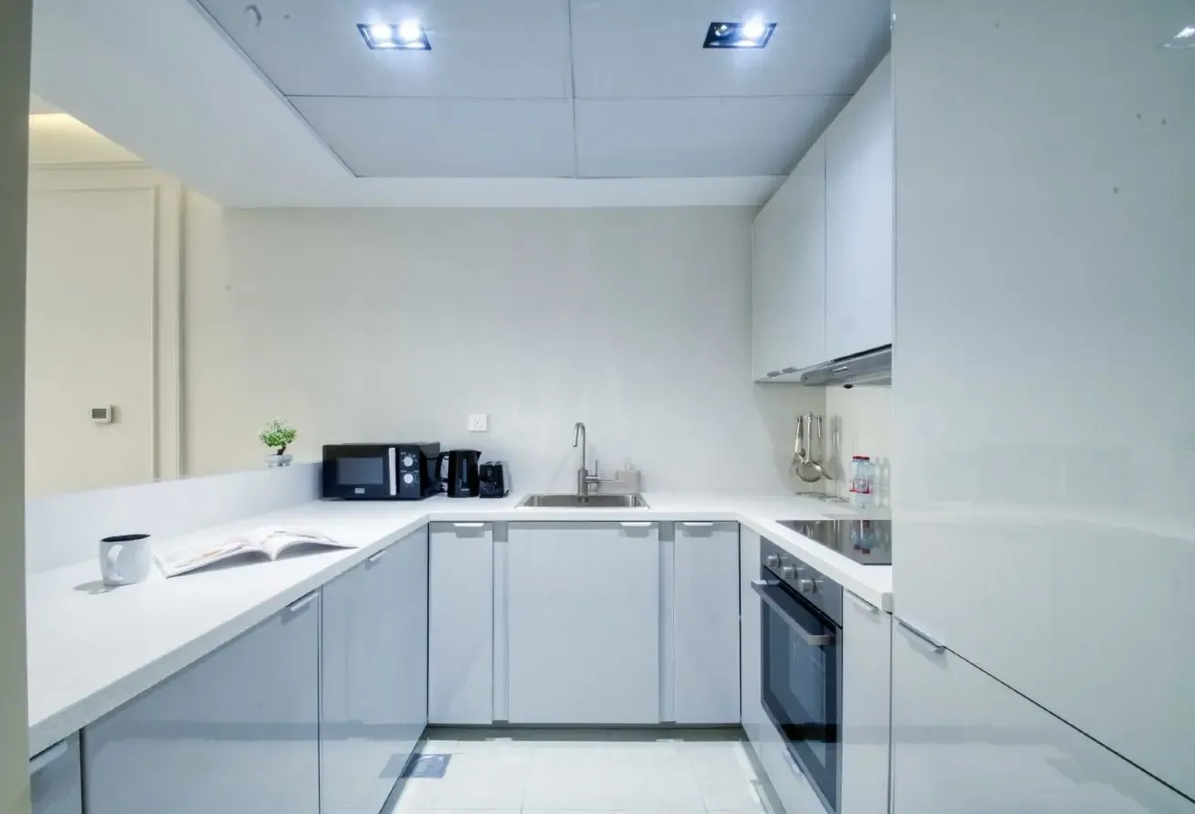 Luxury upgraded,fully furnished,sea view balconies