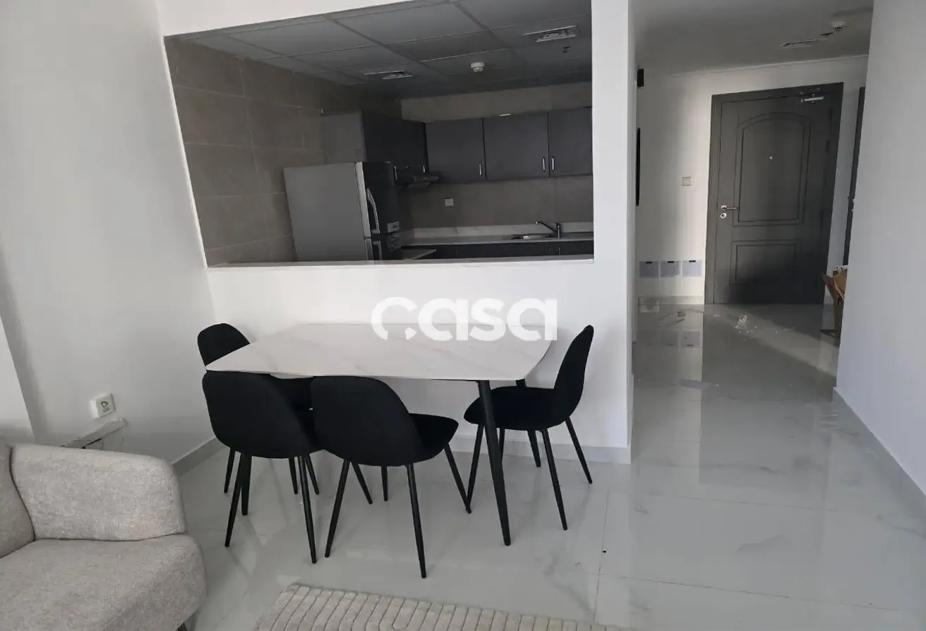 Upgraded | Rented | Mid Floor