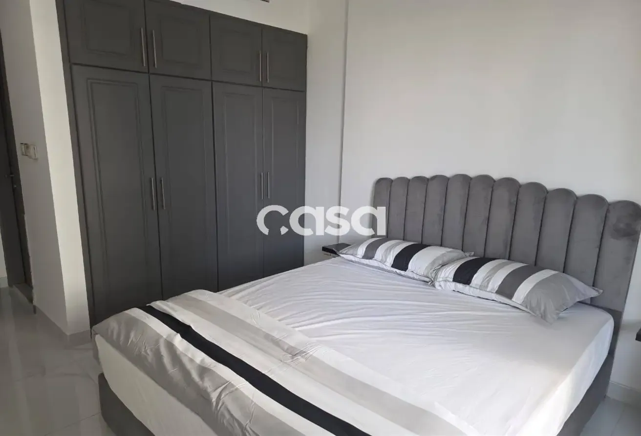 Upgraded | Rented | Mid Floor