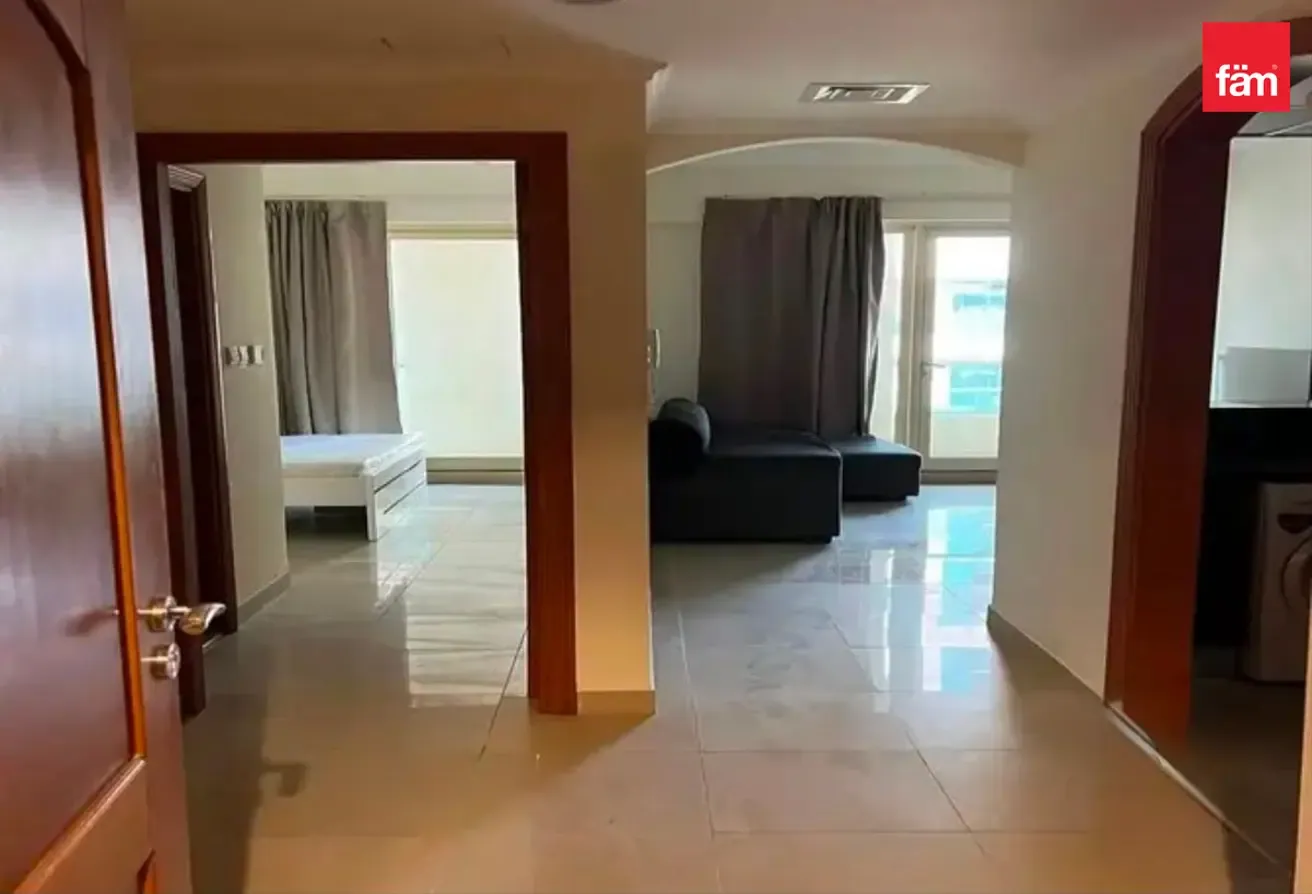 Vacant | Near Metro | Good Investment