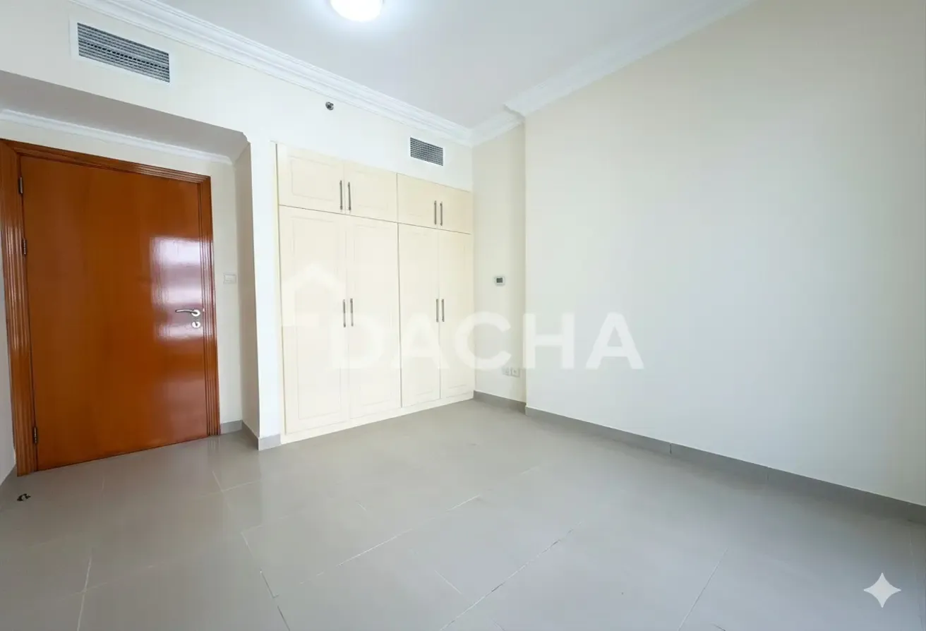 PARTIAL MARINA VIEW | VACANT | HIGH FLOOR