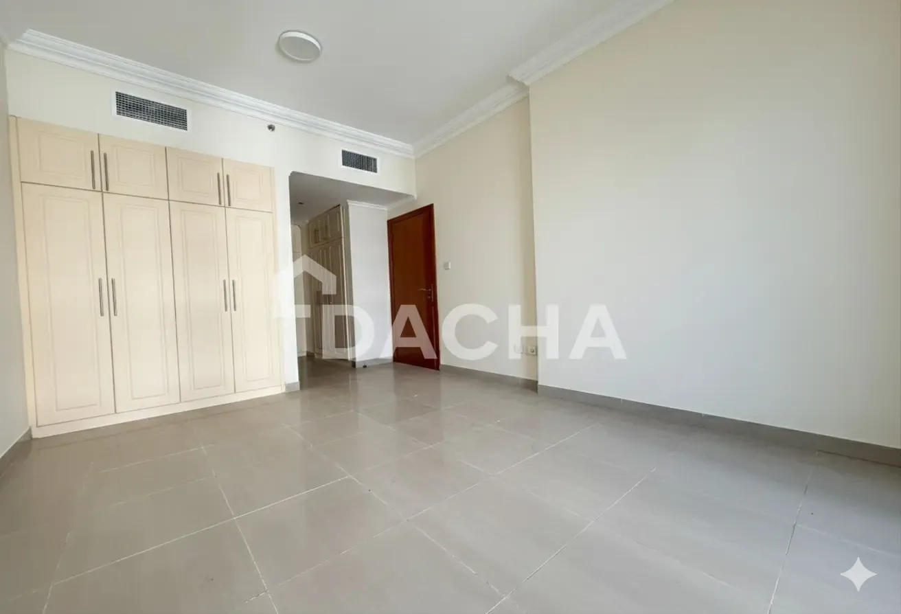 PARTIAL MARINA VIEW | VACANT | HIGH FLOOR