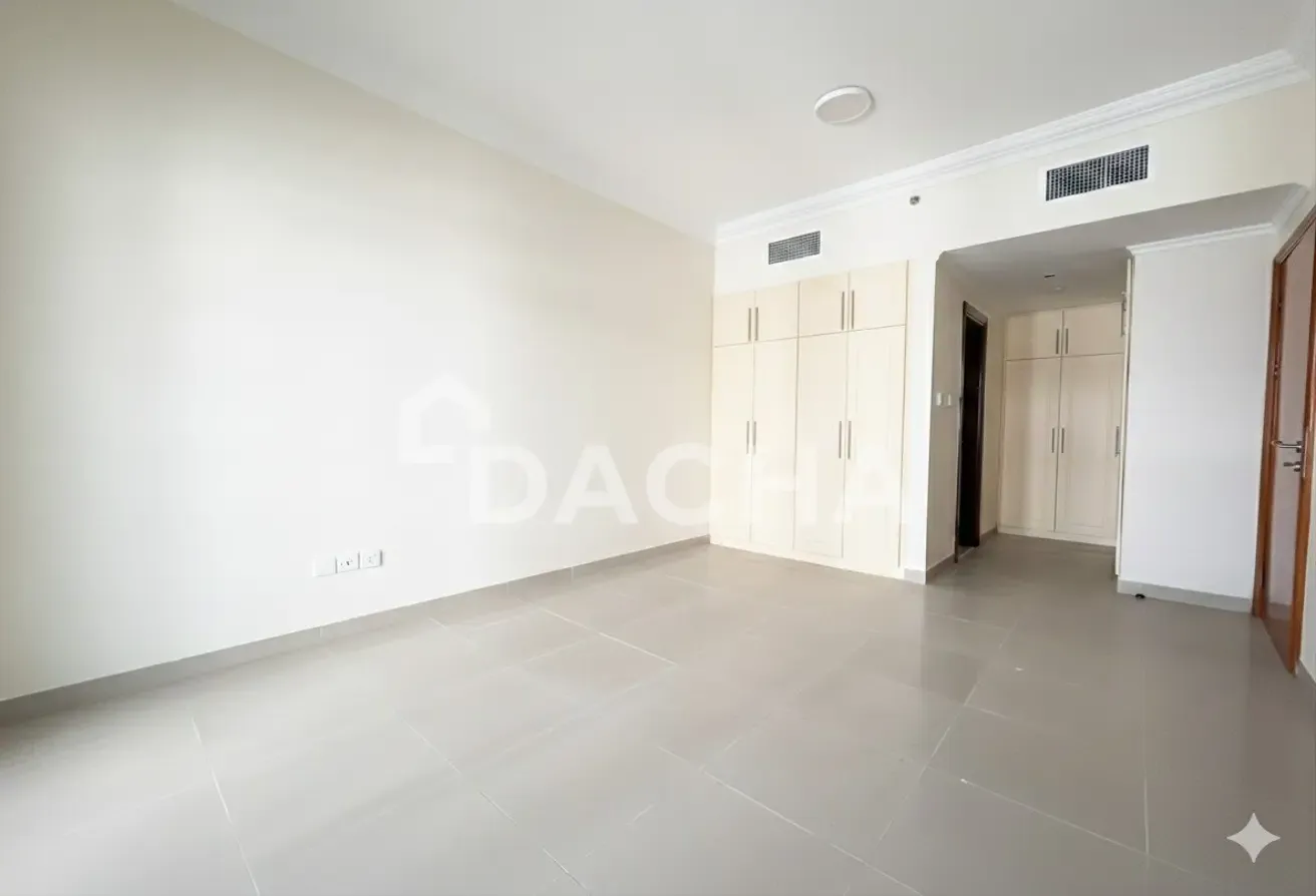 PARTIAL MARINA VIEW | VACANT | HIGH FLOOR