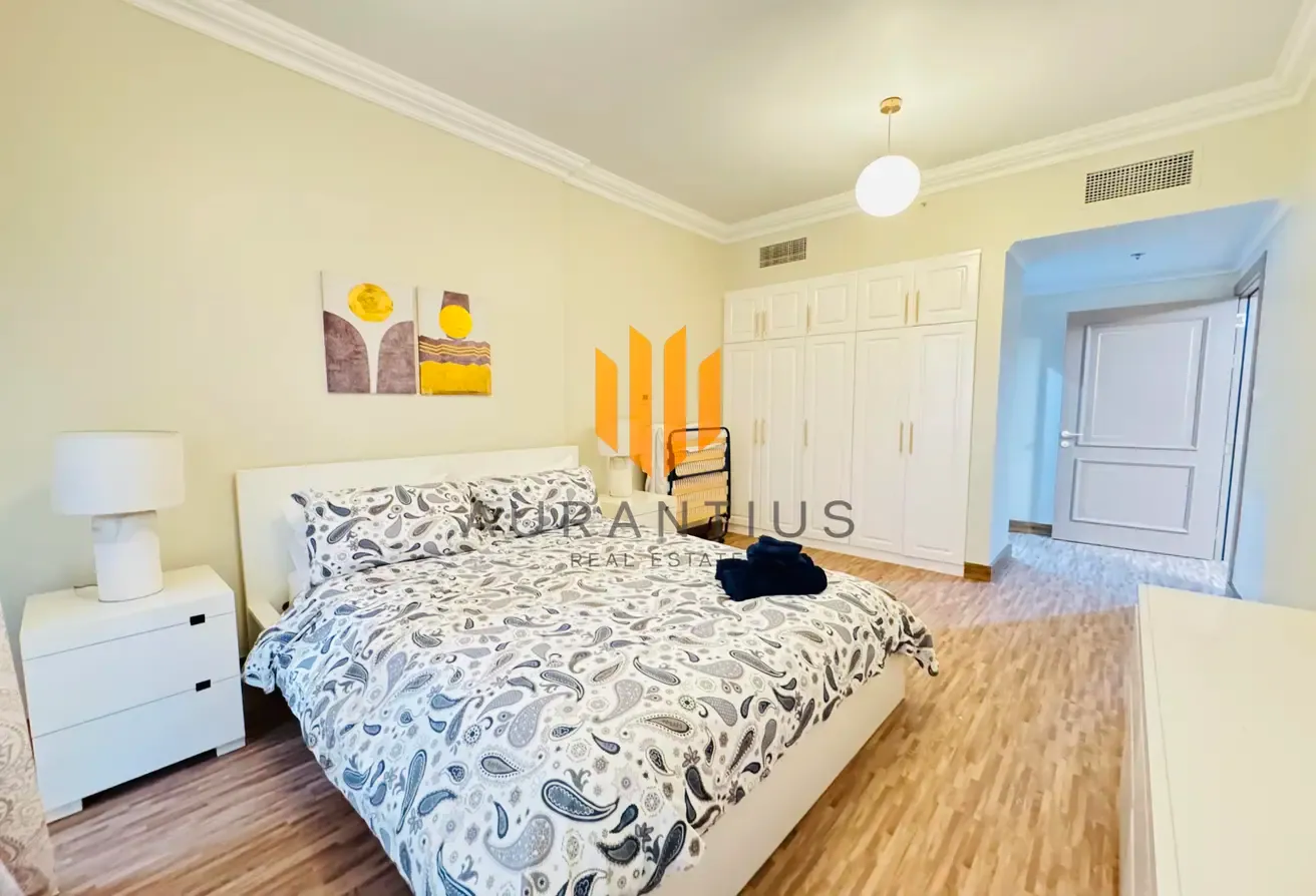 Sea View | Fully Upgraded | Near Metro