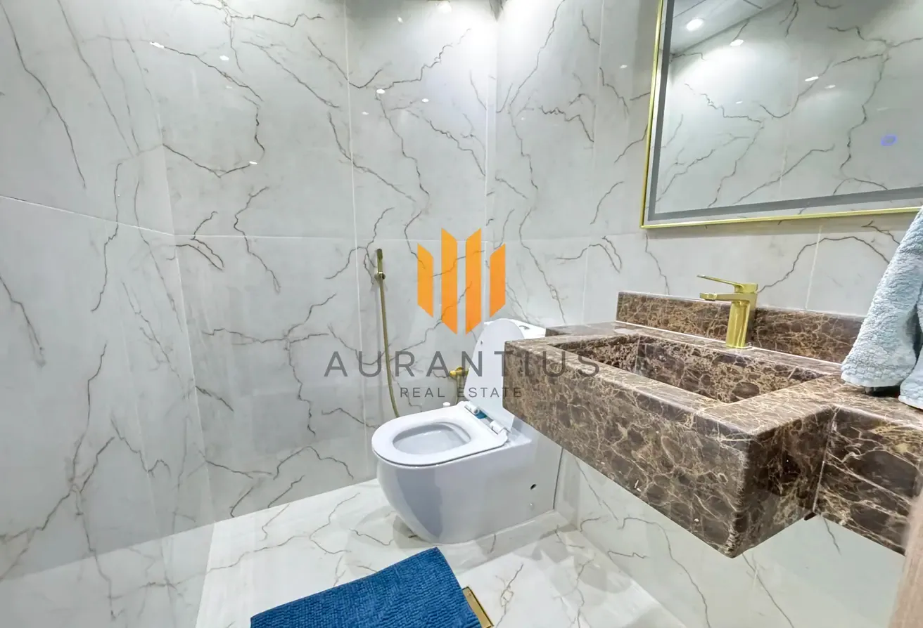 Sea View | Fully Upgraded | Near Metro