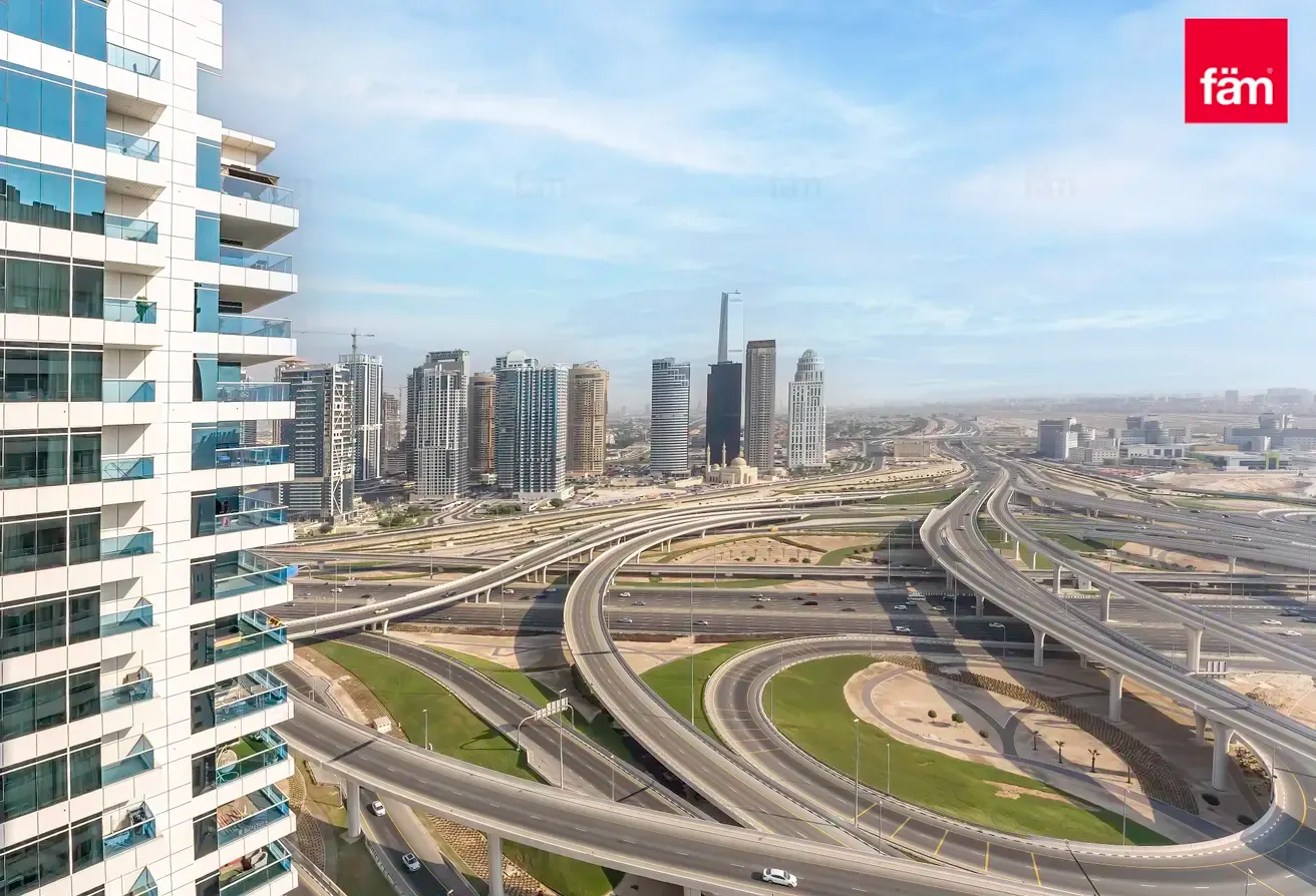 Upgraded / Vacant / Highfloor / Marina View