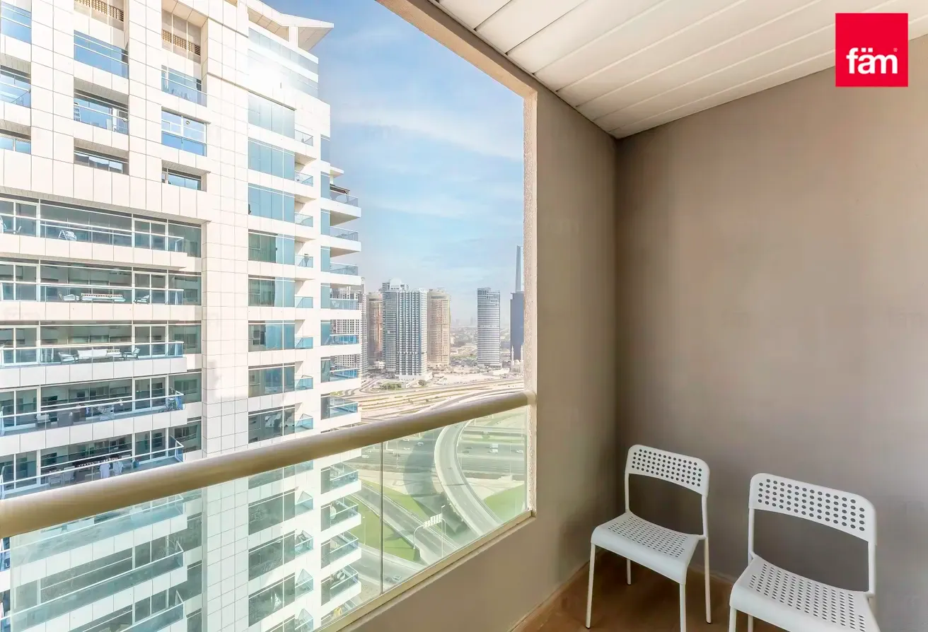 Upgraded / Vacant / Highfloor / Marina View