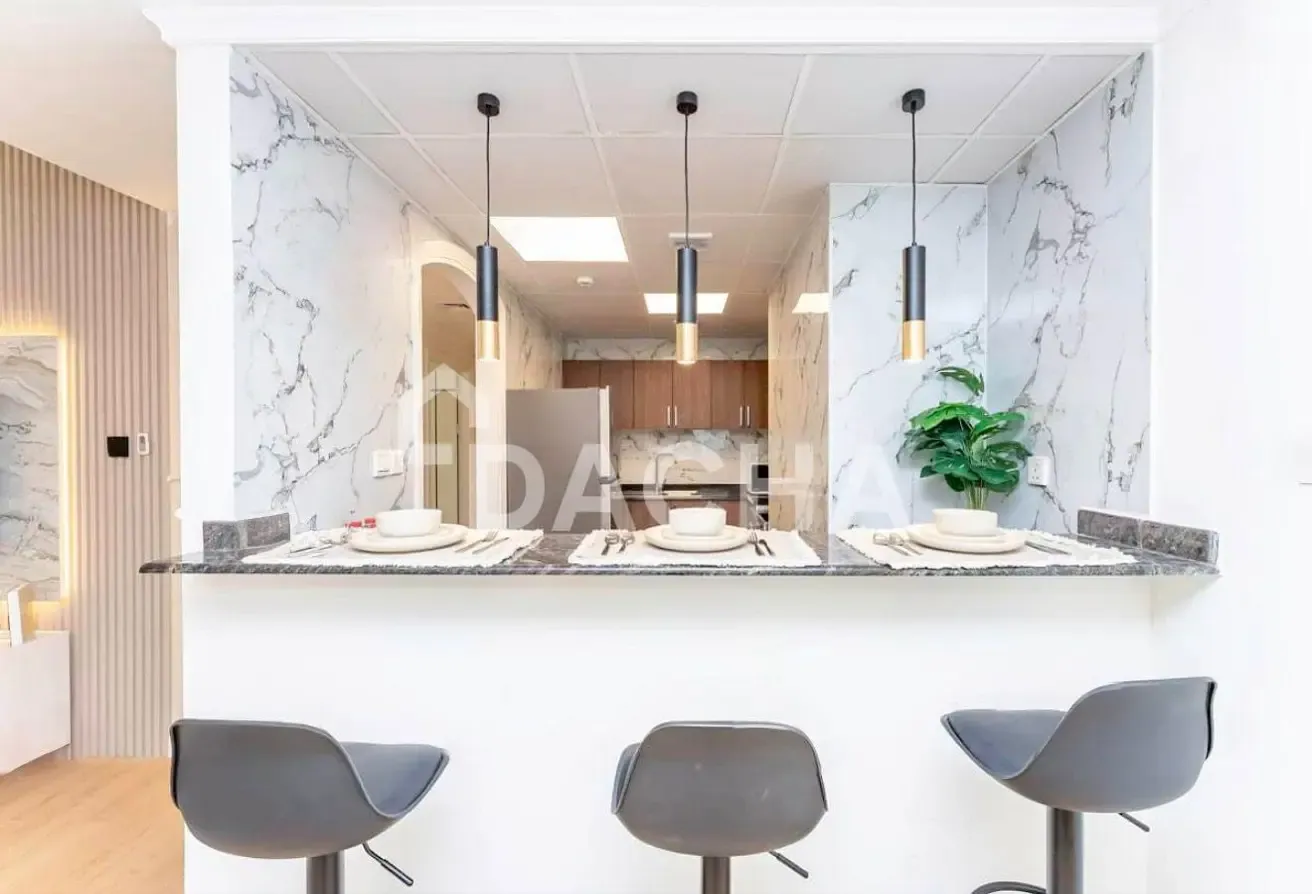 PARTIAL MARINA VIEW | VACANT | HIGH FLOOR