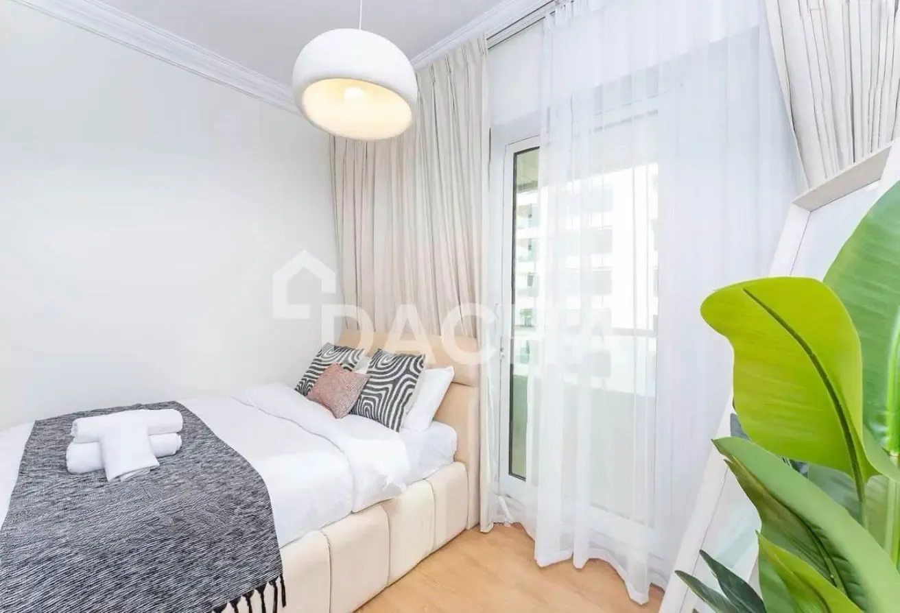 PARTIAL MARINA VIEW | VACANT | HIGH FLOOR