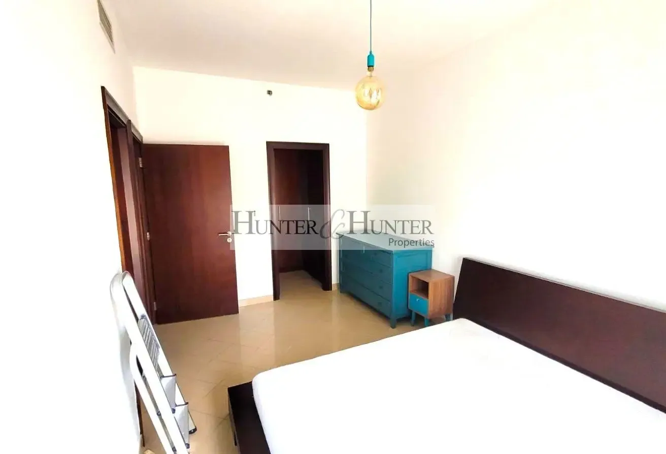LARGE APARTMENT | GOLF COURSE VIEW | STUDY ROOM