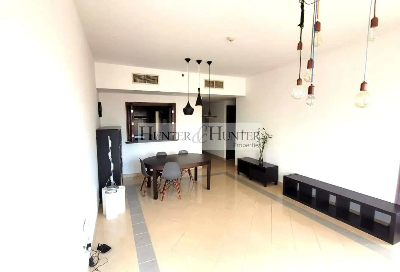 LARGE APARTMENT | GOLF COURSE VIEW | STUDY ROOM
