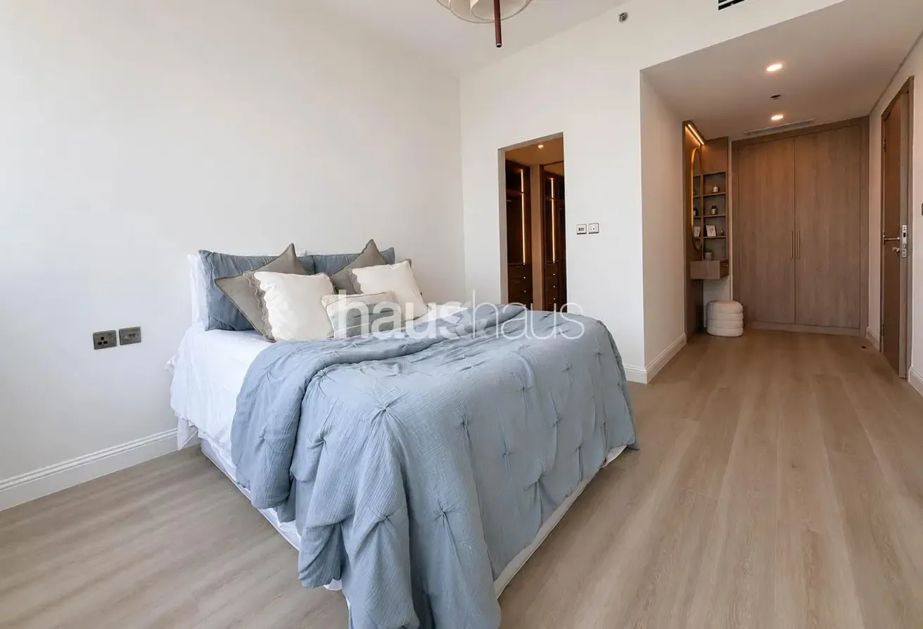 Beautifully Curated | Modified 2 Bed + Study