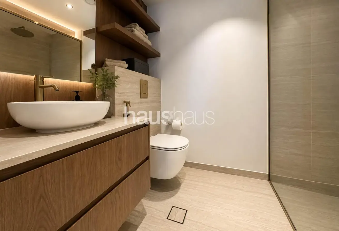 Beautifully Curated | Modified 2 Bed + Study