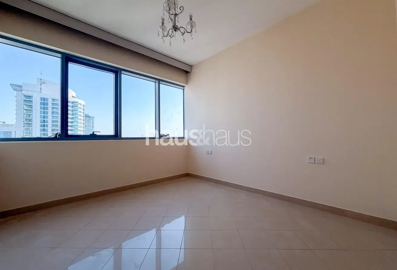 Exclusive | Vacant Now | High Floor | Key in Hand