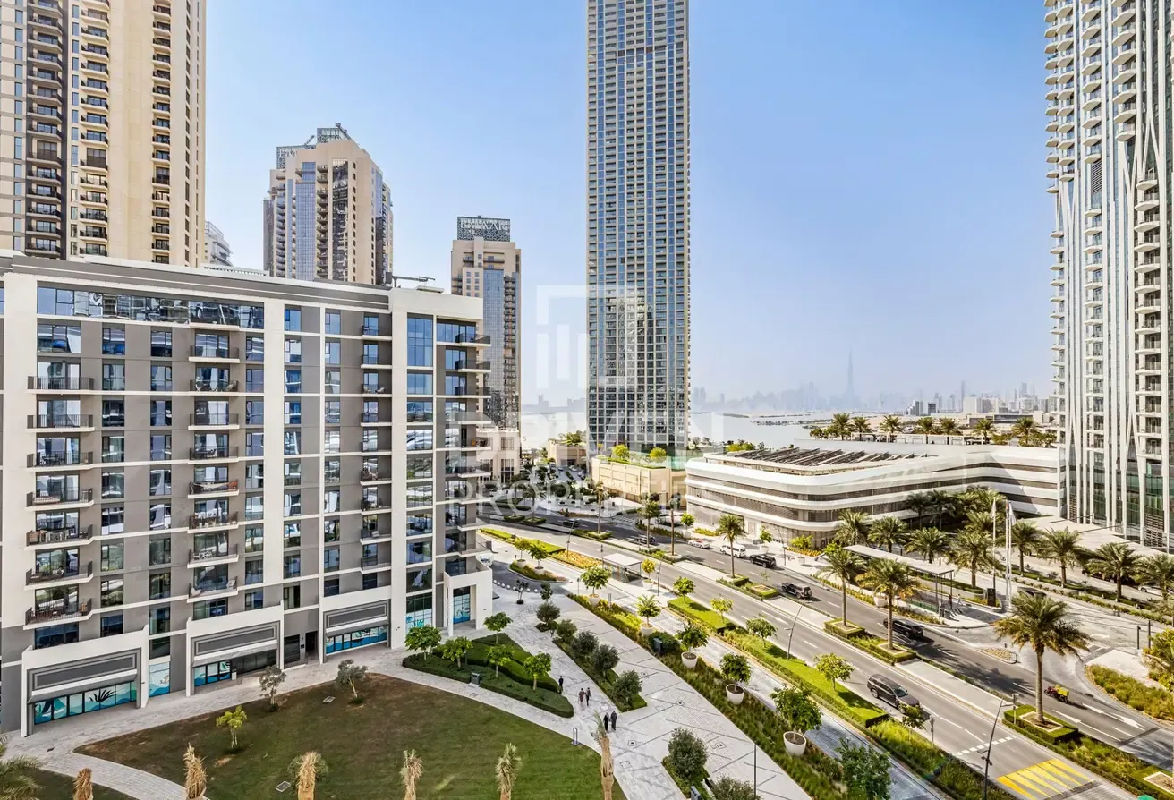 Elegant Unit | Multiple Options | Huge Layout