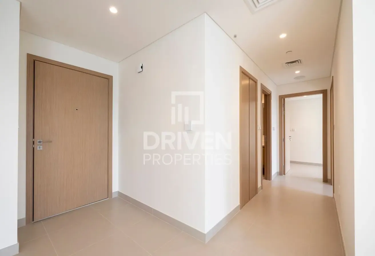 Elegant Unit | Multiple Options | Huge Layout