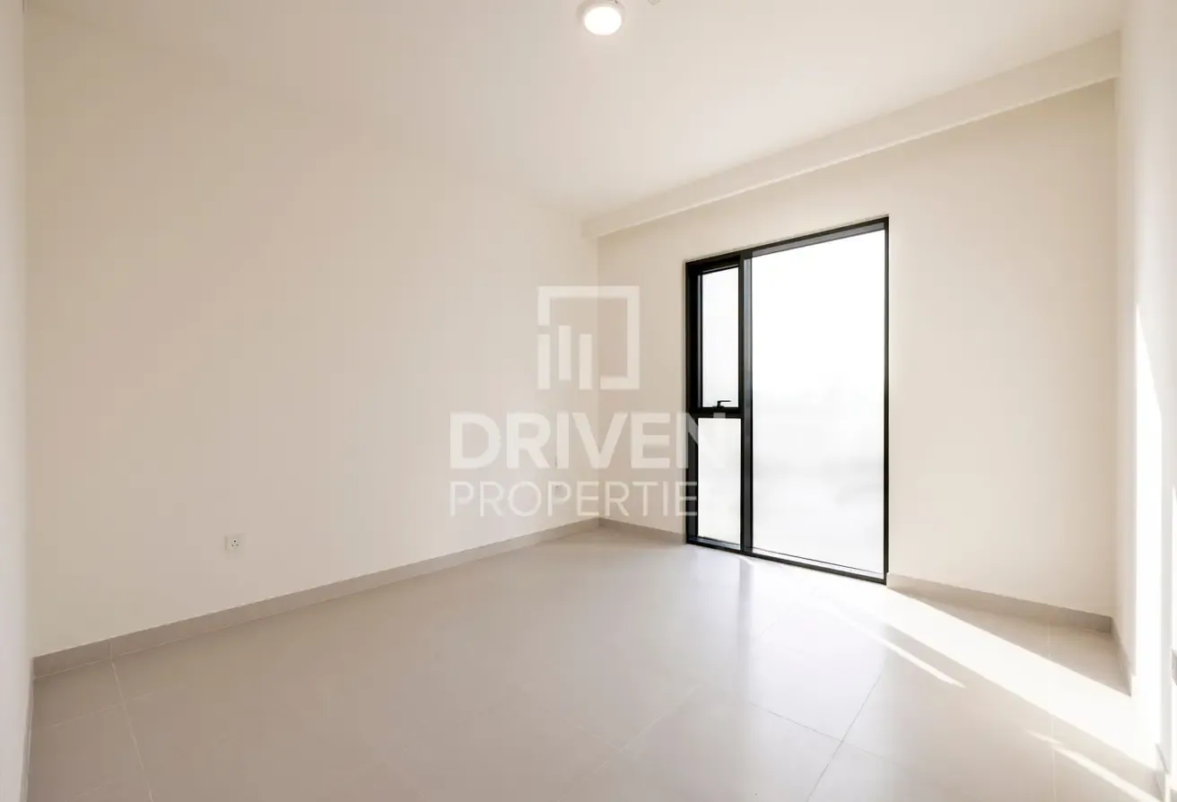 Elegant Unit | Multiple Options | Huge Layout