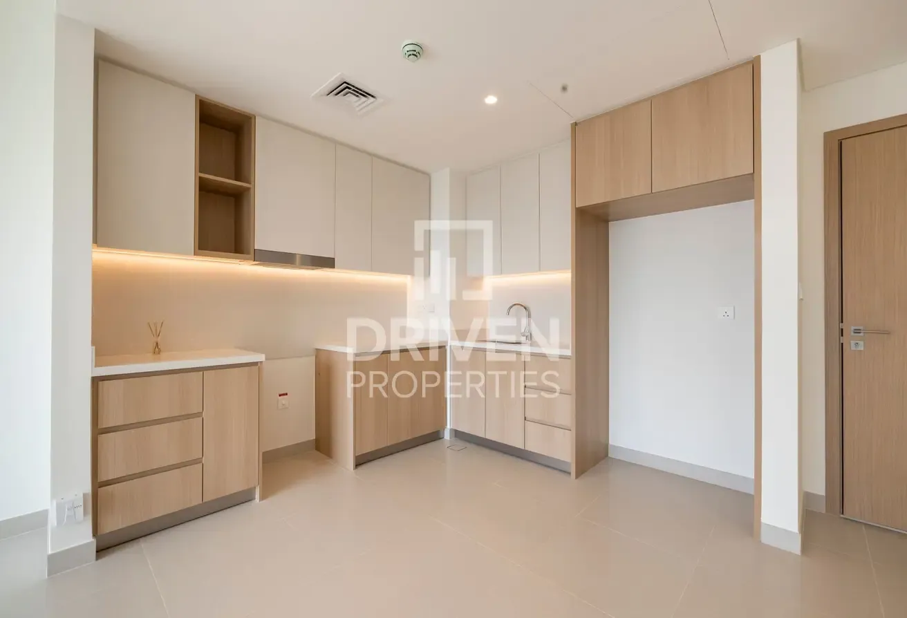 Elegant Unit | Multiple Options | Huge Layout