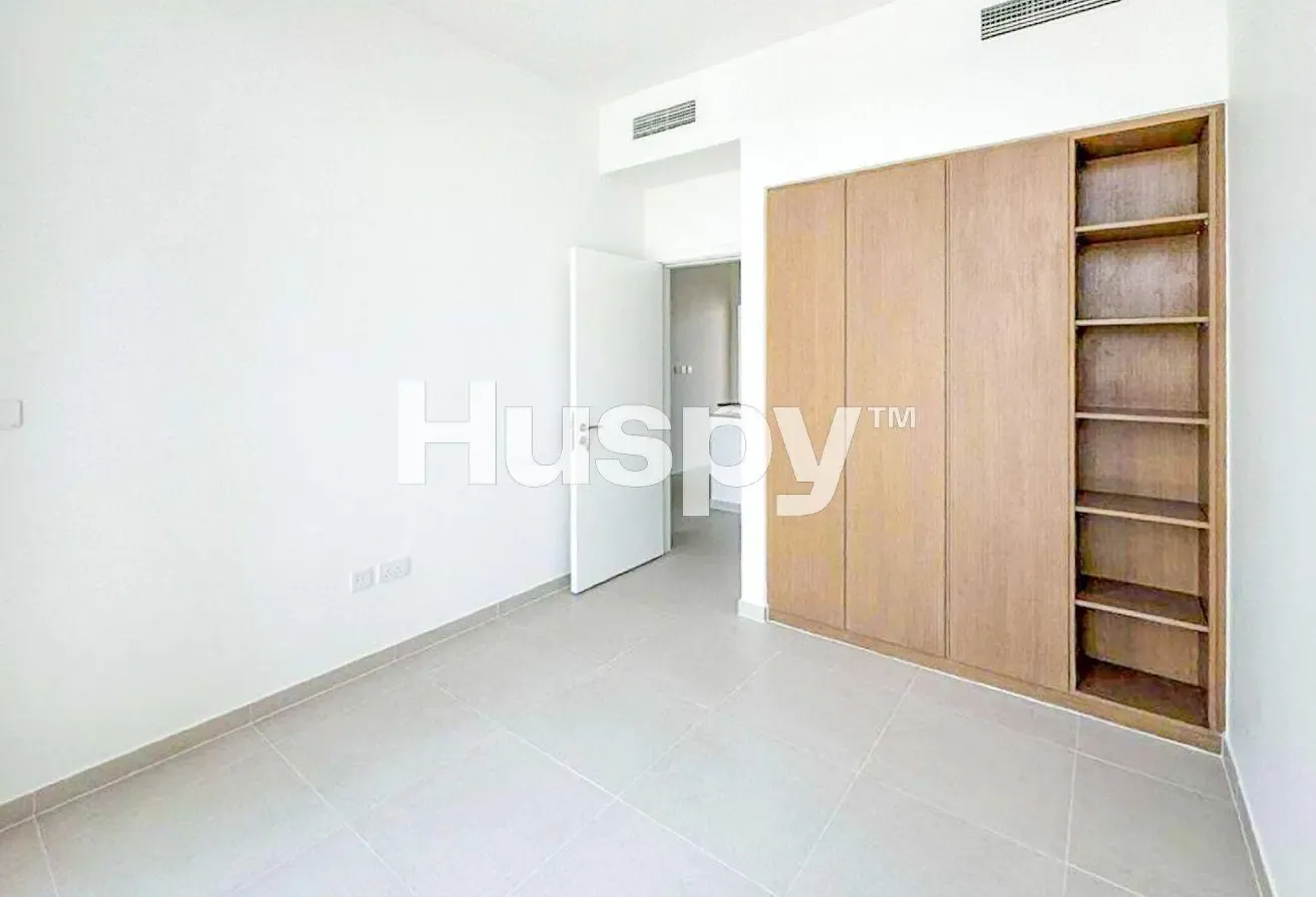 Vacant on Transfer | Close to Entrance | Landscape
