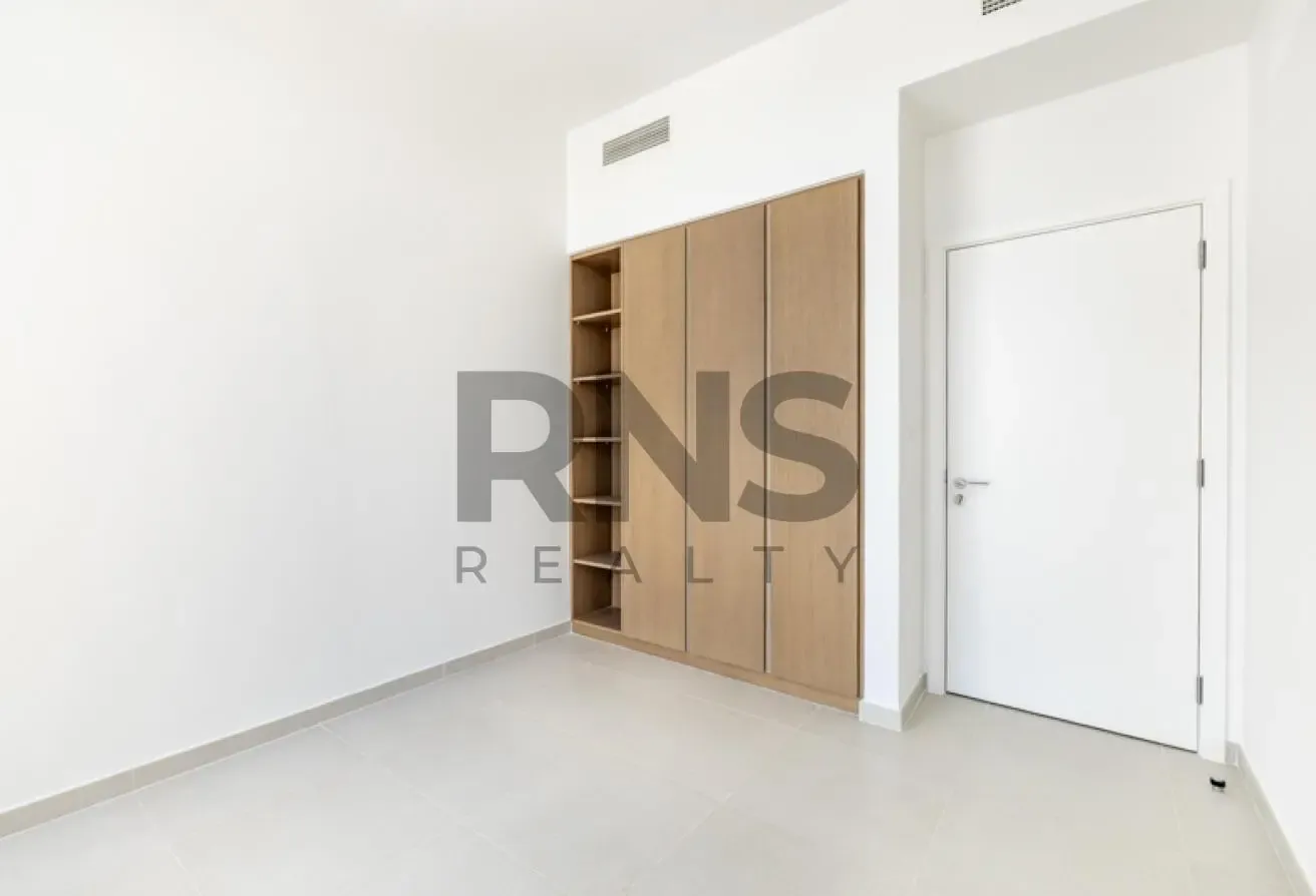 Single Row | Vacant | Negotiable | Prime Location