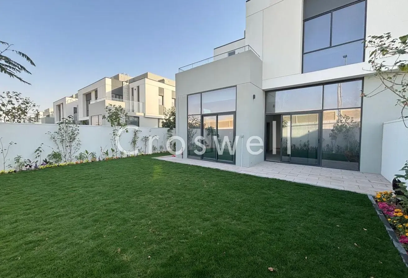 4 BR TH | Near to Swimming Pool | Corner Plot