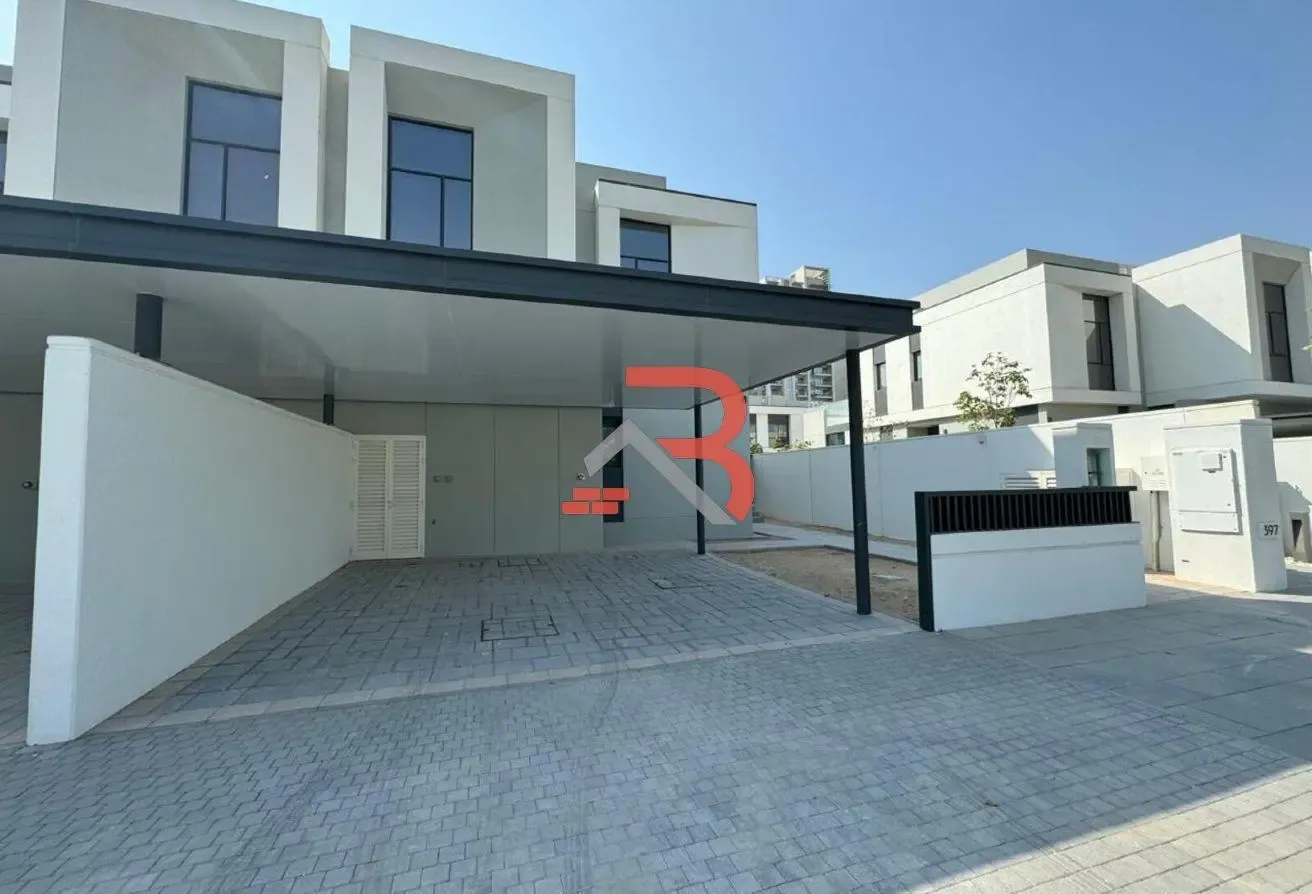 Corner Unit | Large Plot | Landscaped Garden