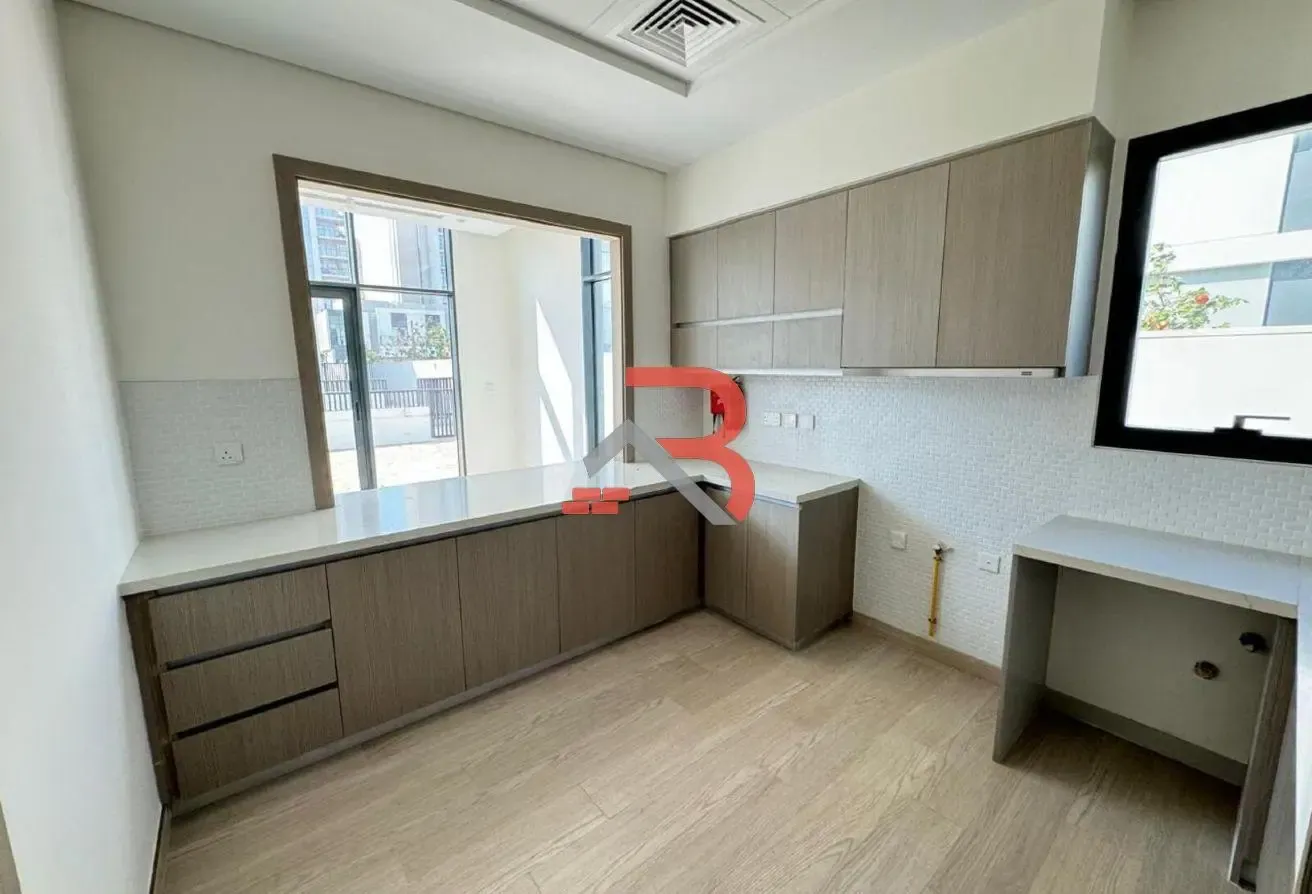 Corner Unit | Large Plot | Landscaped Garden