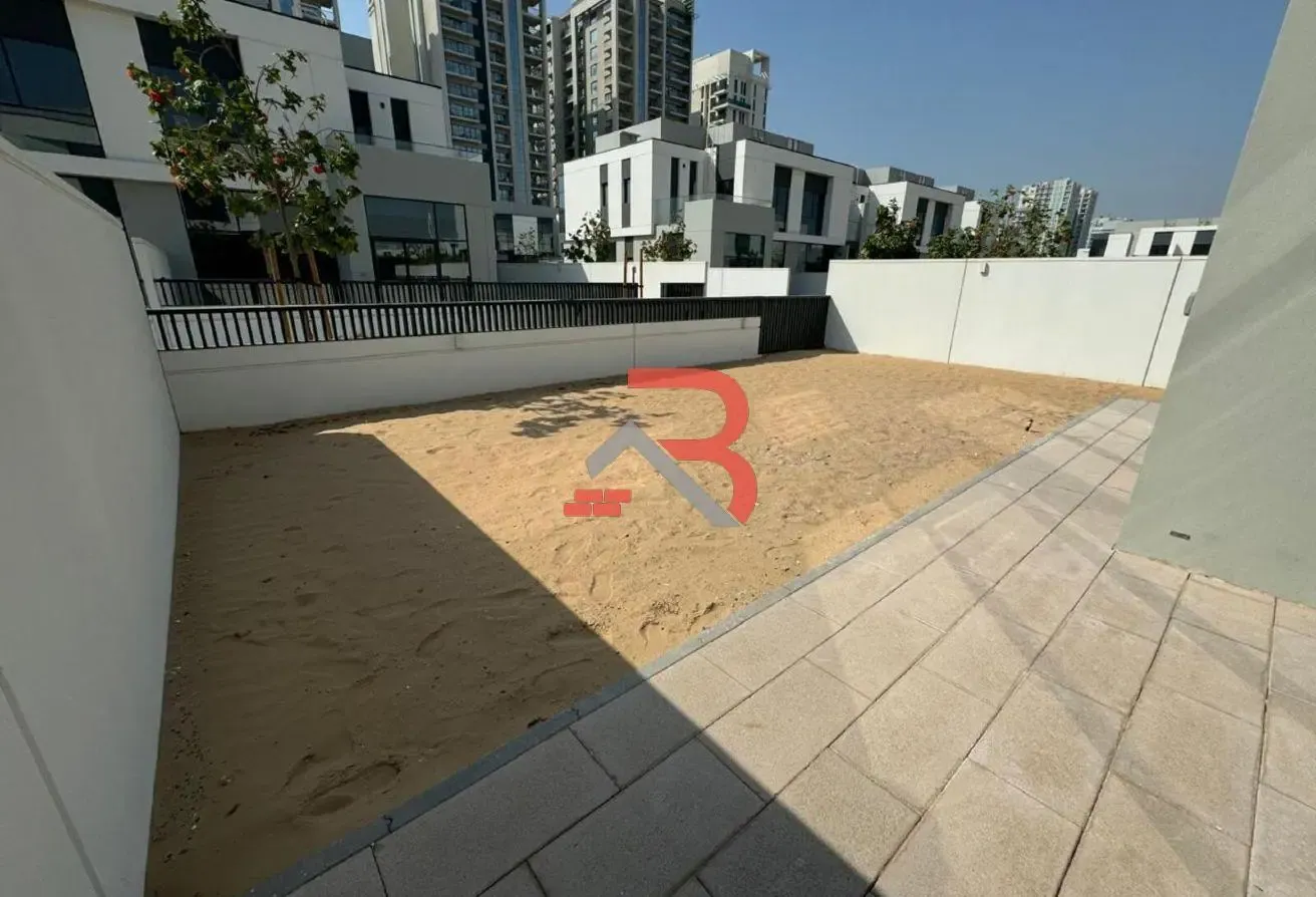 Corner Unit | Large Plot | Landscaped Garden