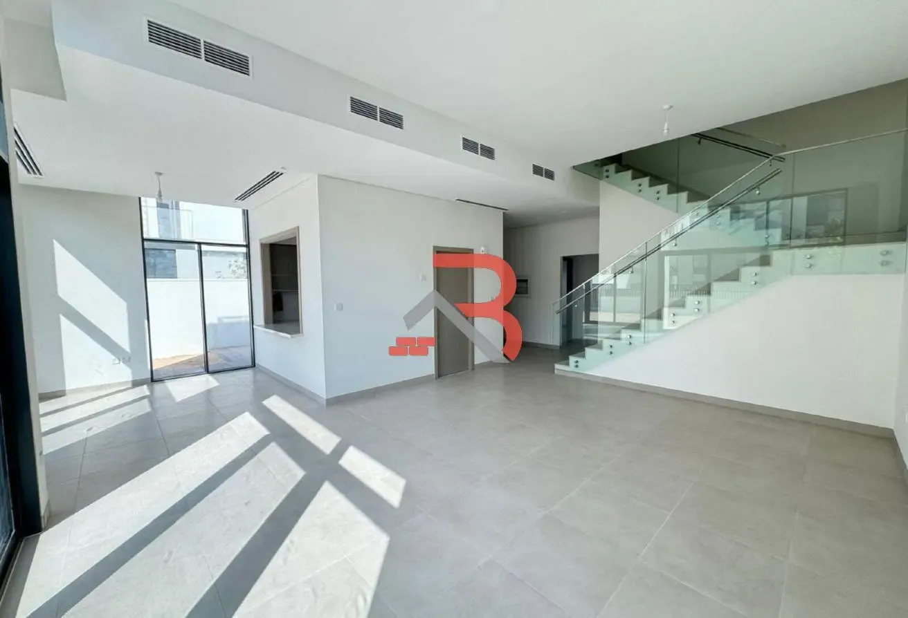 Corner Unit | Large Plot | Landscaped Garden