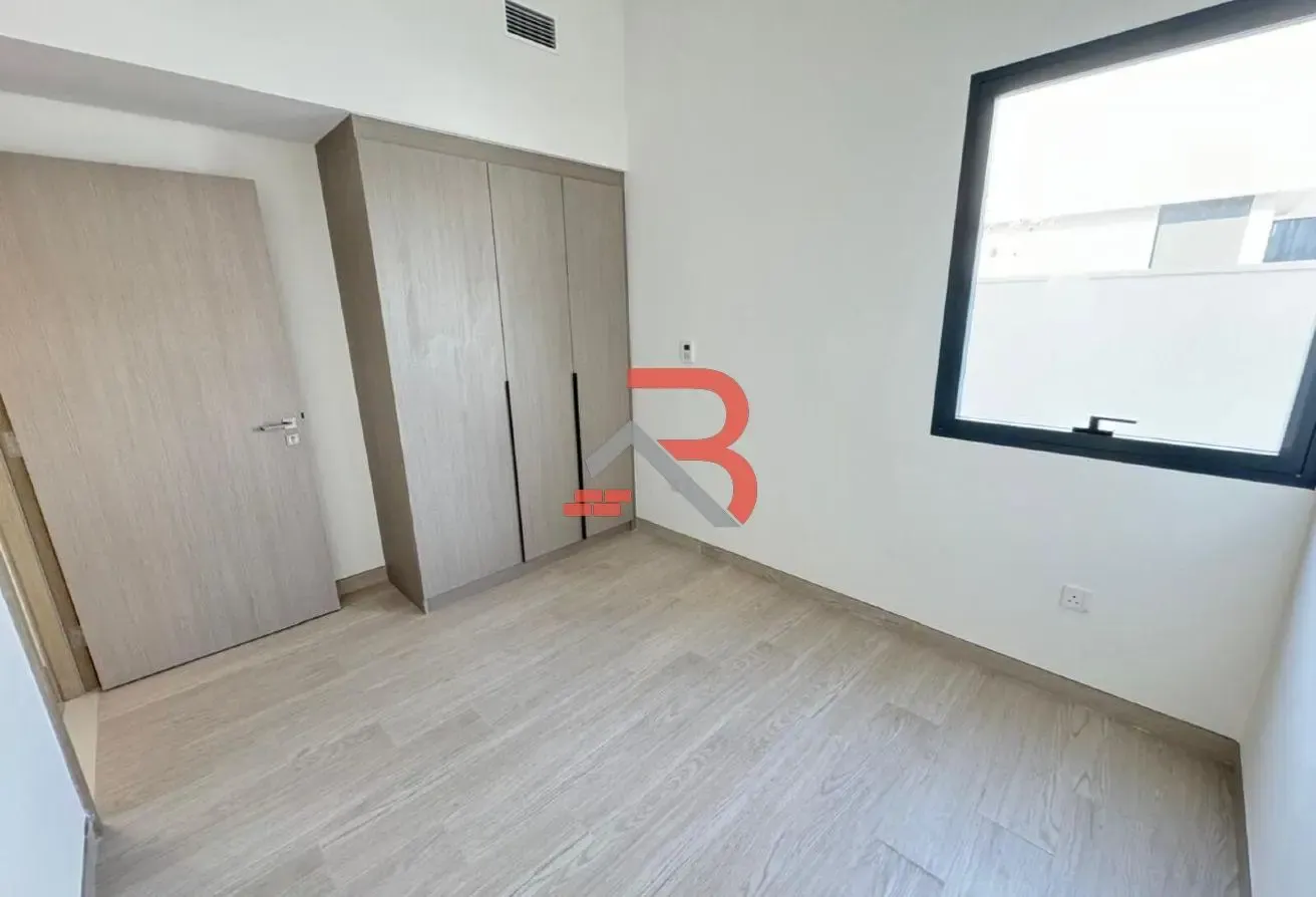 Corner Unit | Large Plot | Landscaped Garden