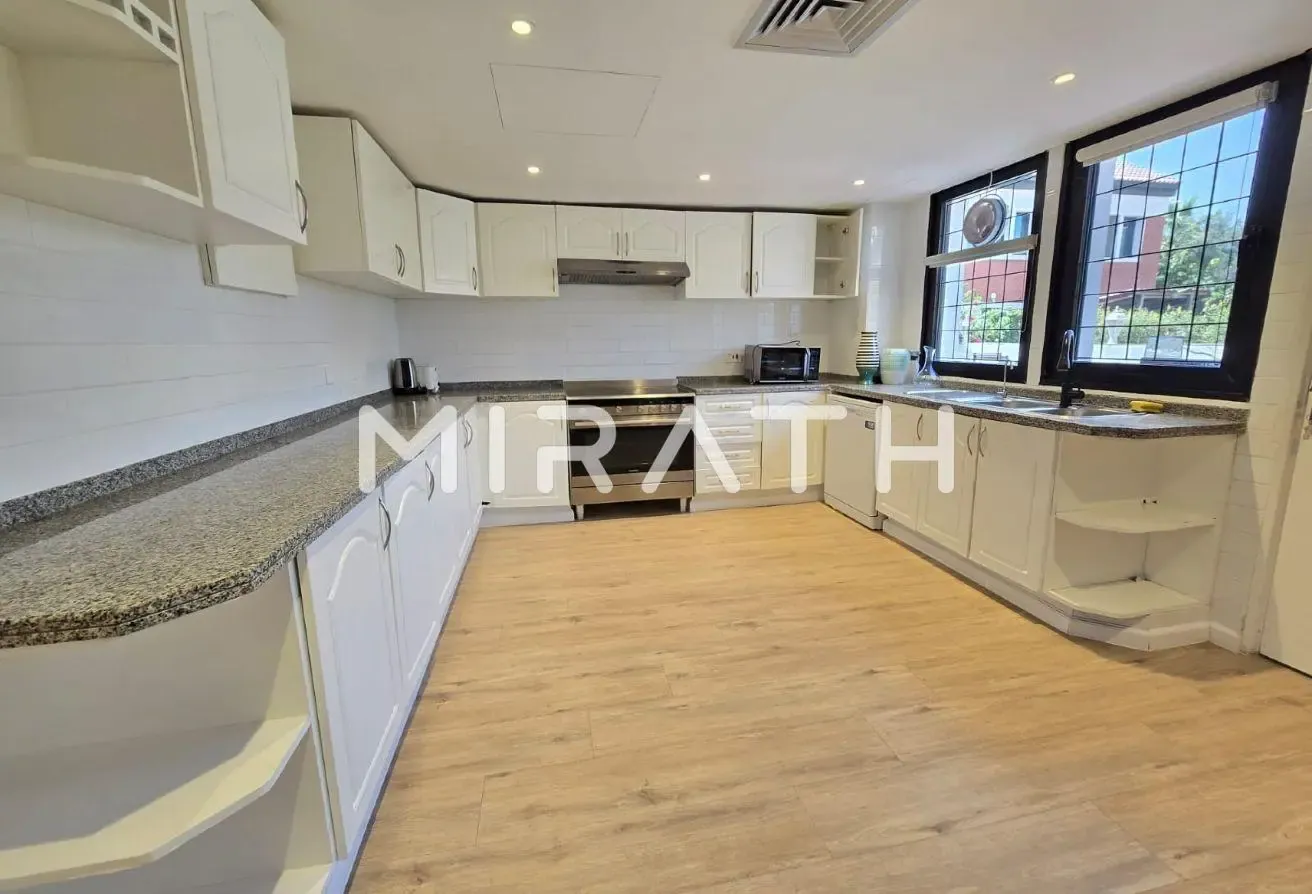 FULLY FURNISHED VILLA WITH PRIVATE GARDEN