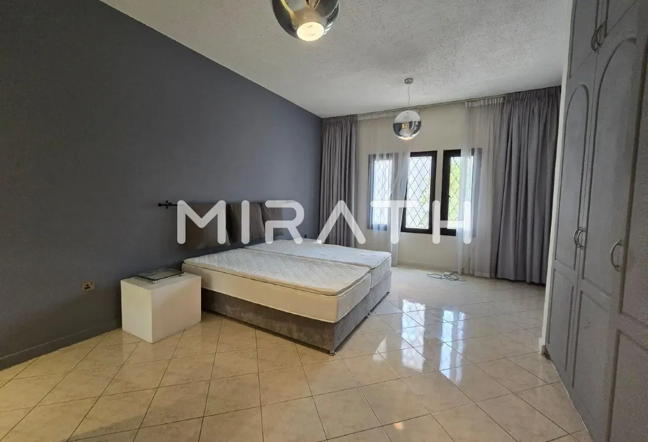 FULLY FURNISHED VILLA WITH PRIVATE GARDEN