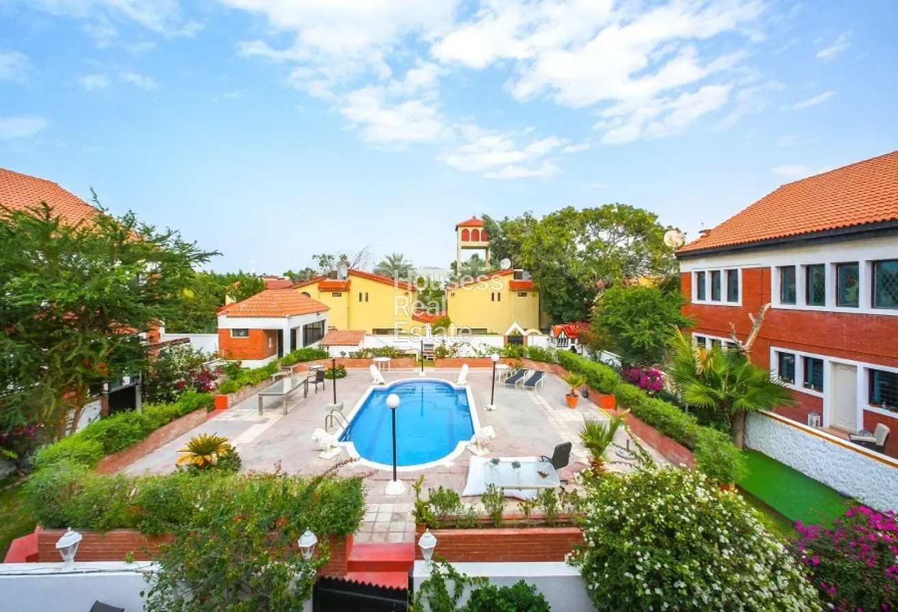 Bright Living|Private Jacuzzi and Garden|Vacant