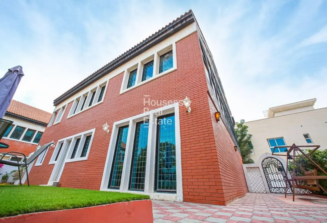 Bright Living|Private Jacuzzi and Garden|Vacant