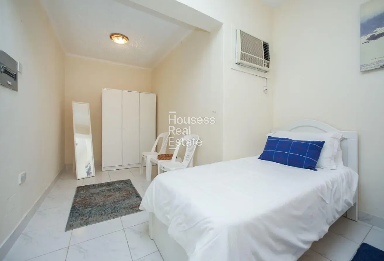 Bright Living|Private Jacuzzi and Garden|Vacant