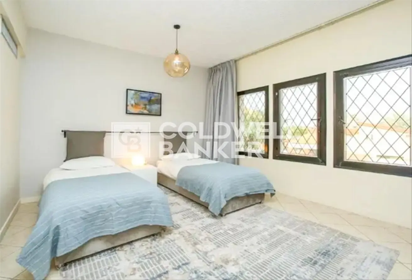 Price Reduce | Vacant | English Style