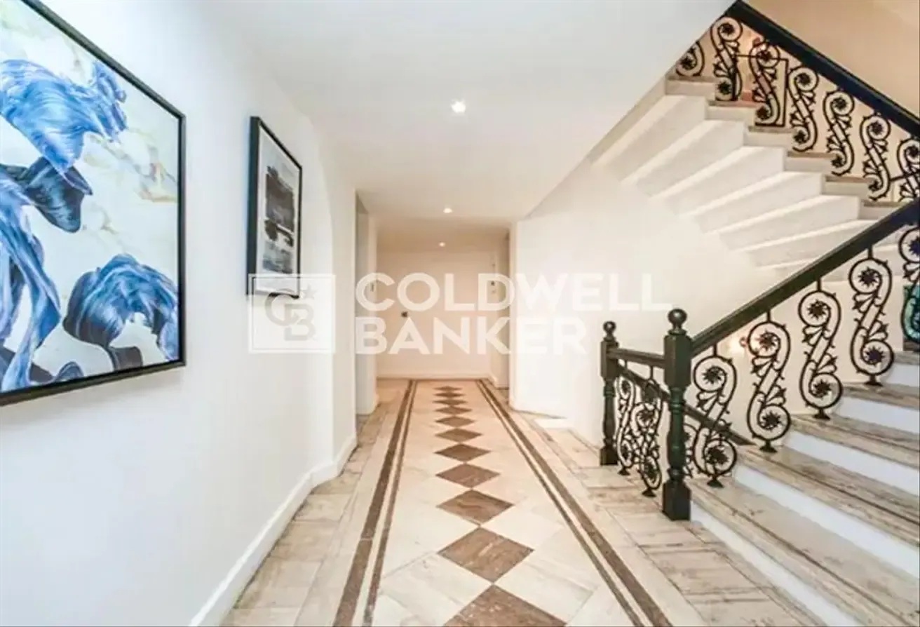 Price Reduce | Vacant | English Style