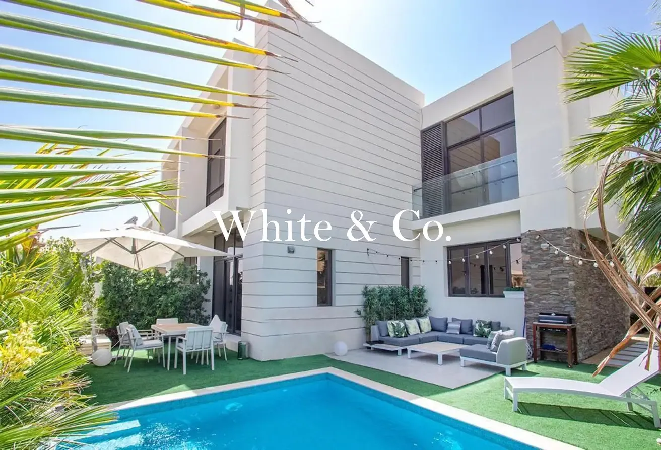 Upgraded | Furnished | pool | single row